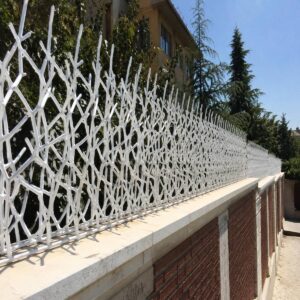 حفاظ دیوار در سمنان مدل شاخ گوزنی برای کنترل دسترسی