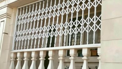 حفاظ پنجره متحرک با رنگ هماهنگ با نمای ساختمان